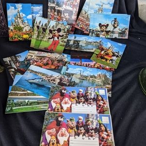 Walt Disney world  postcard picture folio un-mailed lot